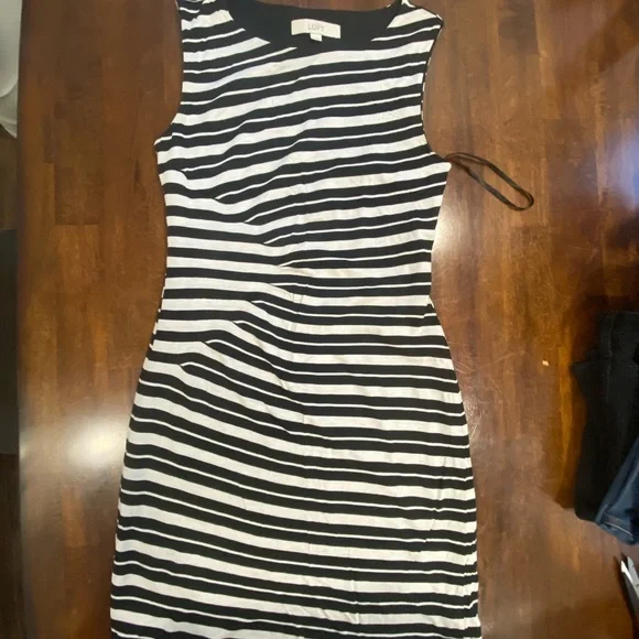 Loft 👗 - Picture 2 of 8